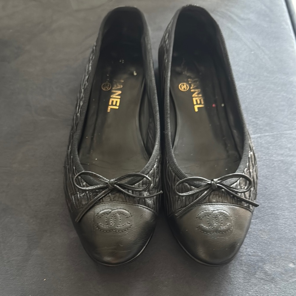 Chanel Black Women's Ballet Flats - Picture 1 of 9